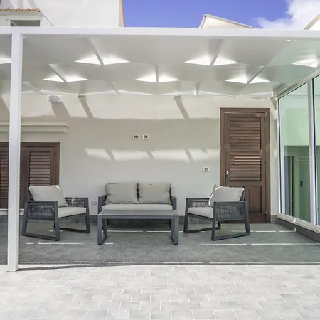 Casa Azzurra E Apartment *